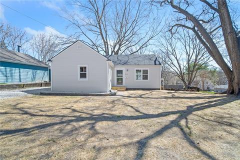 2445 SW 8th St, Des Moines, IA 50315