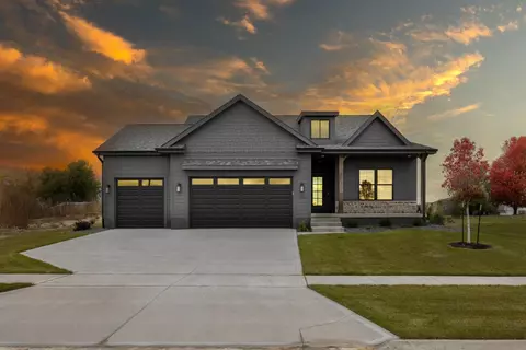 2808 NW Cedarwood St, Ankeny, IA 50023