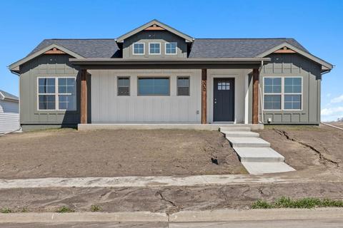 509 Sycamore St, Dallas Center, IA 50063