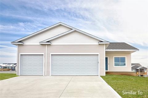 9215 Terni Rd, West Des Moines, IA 50266