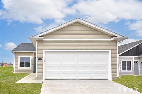 2323 Legacy Dr, Norwalk, IA 50211