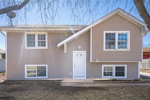 2204 3rd St SW, Altoona, IA 50009