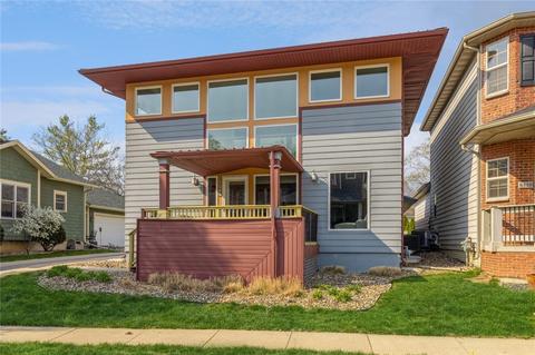 8427 Long Meadow Ln, Johnston, IA 50131