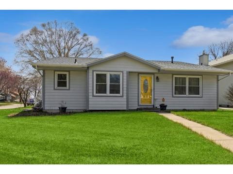 1943 Thornton Ct, Des Moines, IA 50320