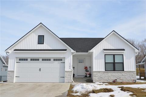 1385 Capital View Dr, Pleasant Hill, IA 50327