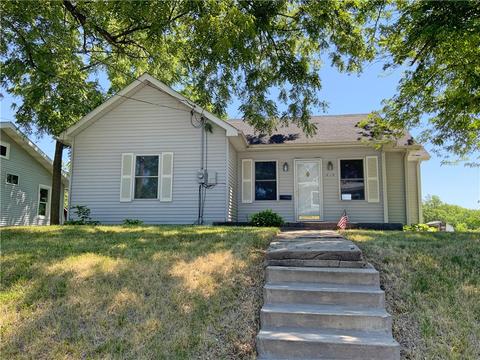 512 W 2nd St S, Newton, IA 50208