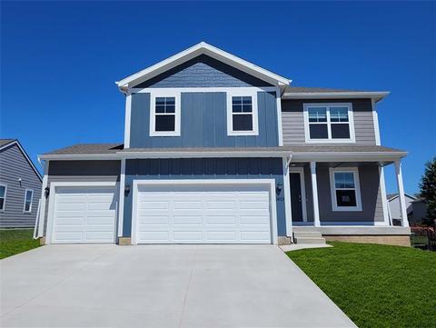 935 Bel Aire Ct, Waukee, IA 50263