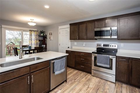 315 SW 50th St, Ankeny, IA 50023