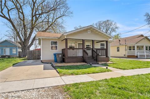 1727 E 24th St, Des Moines, IA 50317