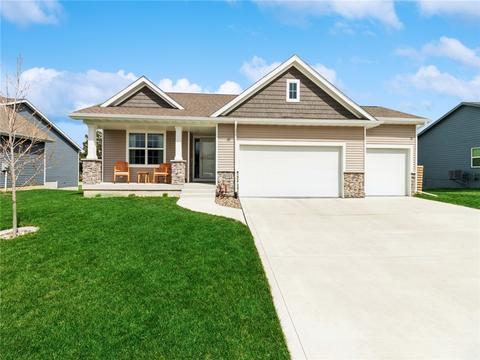 1011 Lost Lake Dr, Polk City, IA 50226