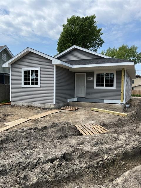 3230 E 8th St, Des Moines, IA 50316