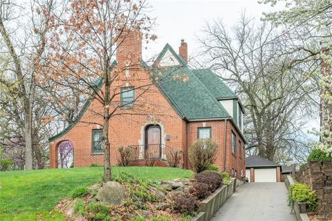 328 49th St, Des Moines, IA 50312