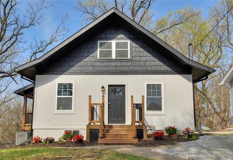 2906 Oxford St, Des Moines, IA 50313
