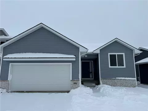 901 Willow Valley Dr, Norwalk, IA 50211