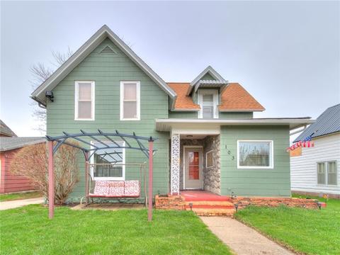 103 E Minnie St, Radcliffe, IA 50230