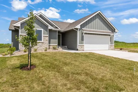 316 NE 62nd St, Ankeny, IA 50021
