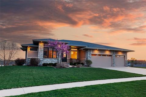 972 65th St, West Des Moines, IA 50266