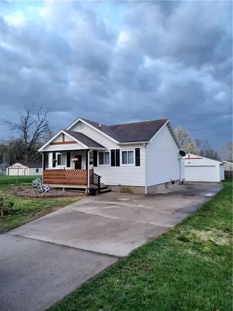 2623 Grandview Ave, Des Moines, IA 50317