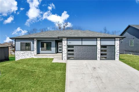 701 NE 22nd Ct, Grimes, IA 50111