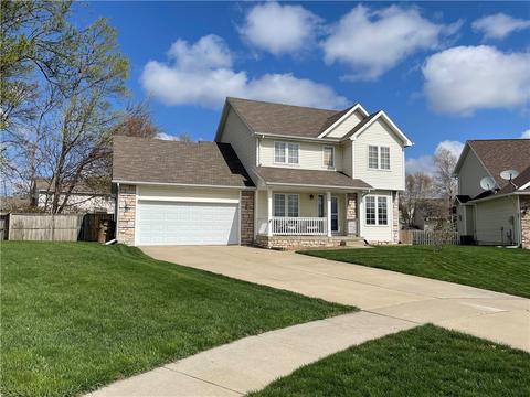 6145 Woodland Dr, West Des Moines, IA 50266
