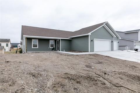 1206 Apache St, Nevada, IA 50201