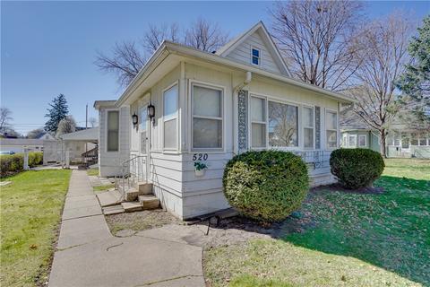 520 7th St, West Des Moines, IA 50265