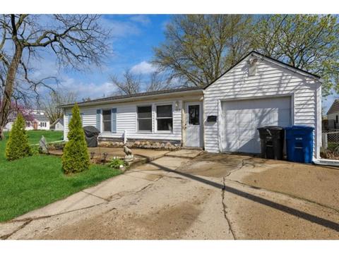 4819 Snyder Ave, Des Moines, IA 50310