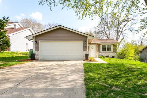 9104 Valdez Dr, Urbandale, IA 50322