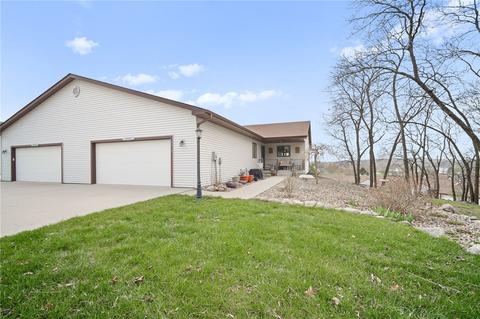 4918 Lonna Dr, Panora, IA 50216