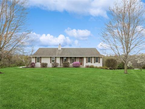 1189 127th Pl, Knoxville, IA 50138