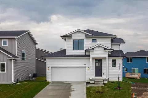 16616 Mill Pond Cir, Urbandale, IA 50323