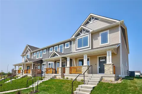 1371 S 91st St, West Des Moines, IA 50266