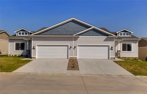 9385 Verdi Ln, West Des Moines, IA 50266
