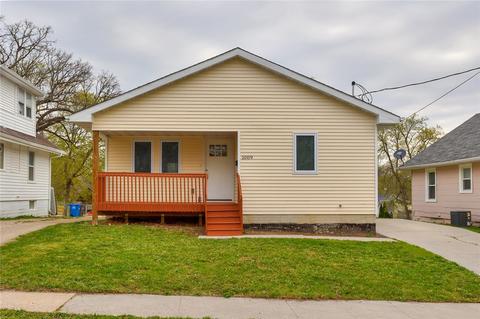 1009 Pleasant View Dr, Des Moines, IA 50315
