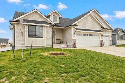 528 Wicker Dr, Huxley, IA 50124