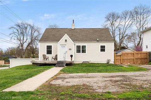 3945 Beaver Ave, Des Moines, IA 50310