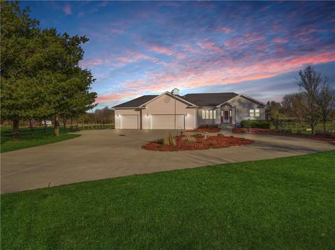 1348 Nature Ct, Van Meter, IA 50261