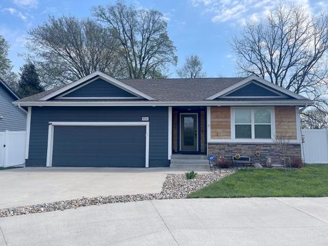 106 N 17th St, Adel, IA 50003