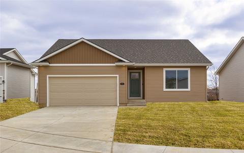 1001 Tuscany Dr SE, Altoona, IA 50009