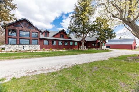 1821 168th St, Earlham, IA 50072