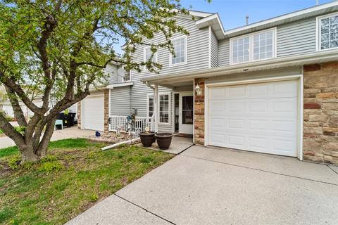 2100 Meadow Chase Ln #203, Des Moines, IA 50320