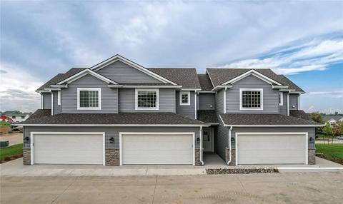 7000 Lake Hill Dr #25, Des Moines, IA 50320