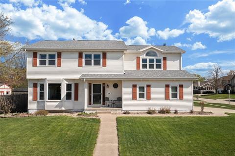235 Parkview Dr, Waukee, IA 50263
