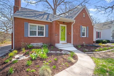 2929 35th St, Des Moines, IA 50310