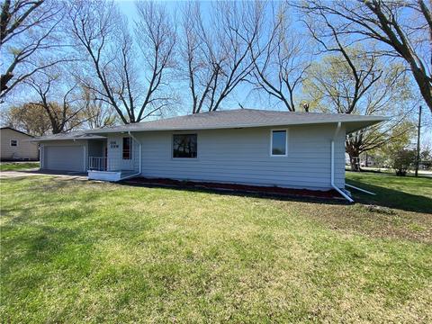 314 3rd St NW, Mitchellville, IA 50169