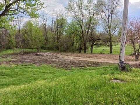 402 W Main St, Agency, IA 52530