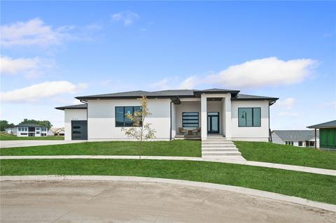 3905 Westgate Pkwy, Clive, IA 50325