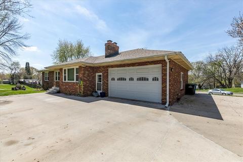 2820 Indianola Ave, Des Moines, IA 50315