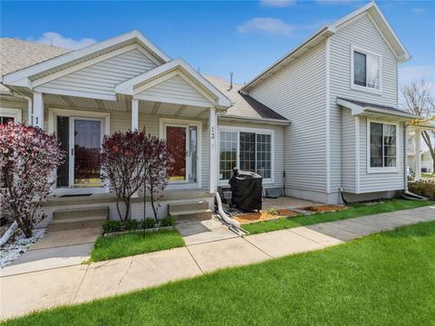 555 SE Laurel St #13, Waukee, IA 50263