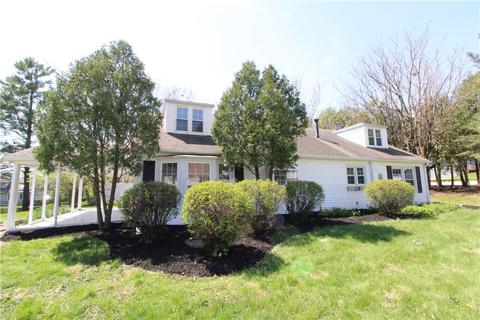 2400 Heatherwood Dr, West Des Moines, IA 50265